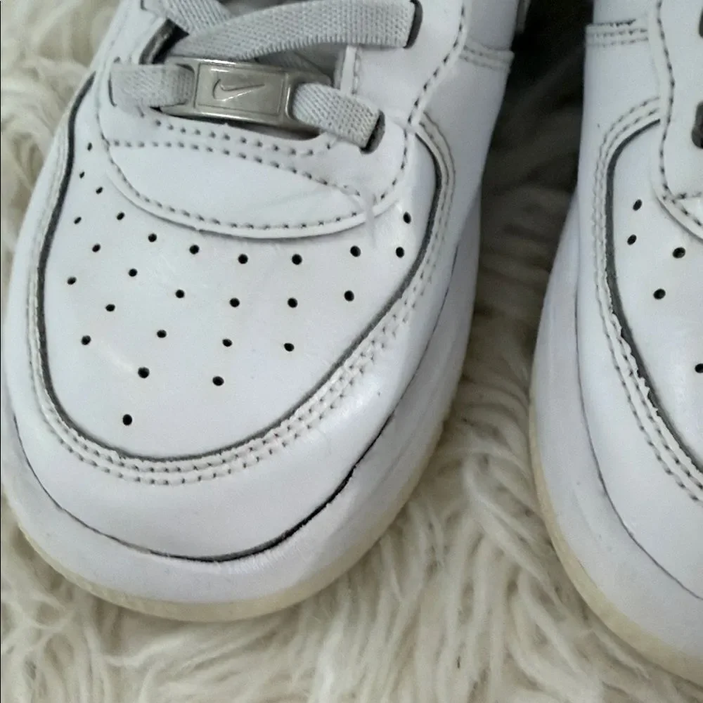Nike White Leather Sneakers Size 1Y
